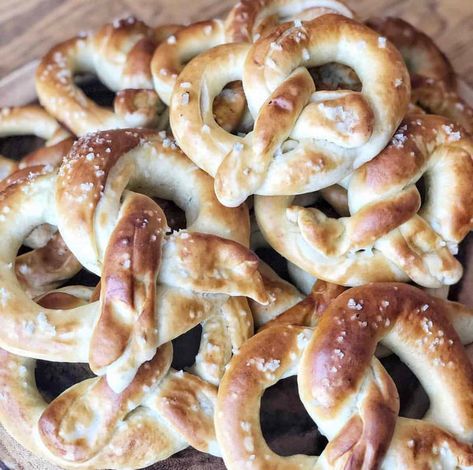 Kamut Recipes, The Food Nanny, Bavarian Pretzel, Kamut Flour, Pretzel Recipe, Homemade Cheese Sauce, Pretzels Recipe, Homemade Cheese, Recipes Breakfast