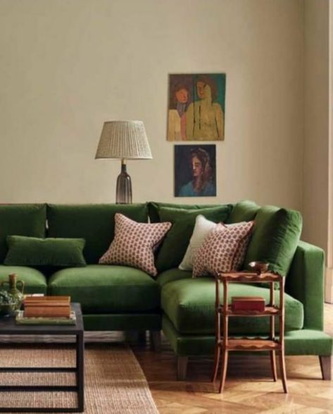 Corner Sofa Frame, Comfy Sofa Living Rooms, Green Corner Sofas, Corner Sofa With Chaise, Comfy Corner Sofa, Modern Classic Sofa, Living Room Nordic Style, Green Sofa Living Room, Corner Sofa Living Room