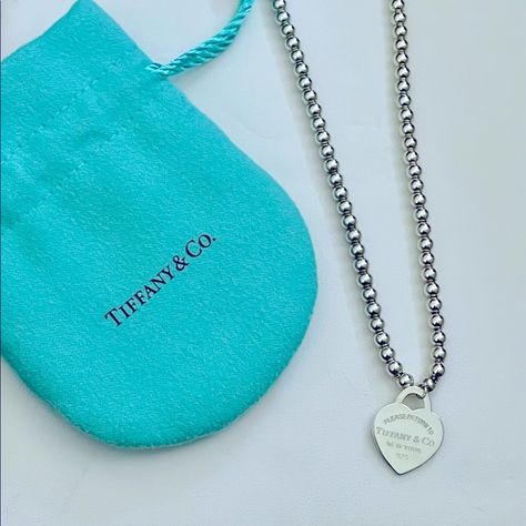 Tiffany & co. Return to Tiffany heart tag bead necklace Tiffany Heart Necklace, Tiffany And Co Box, Tiffany Gifts, Tiffany Eyeglasses, Heart Necklace Tiffany, Tiffany Sunglasses, Necklace With Beads, Tiffany And Co Necklace, Tiffany Diamond