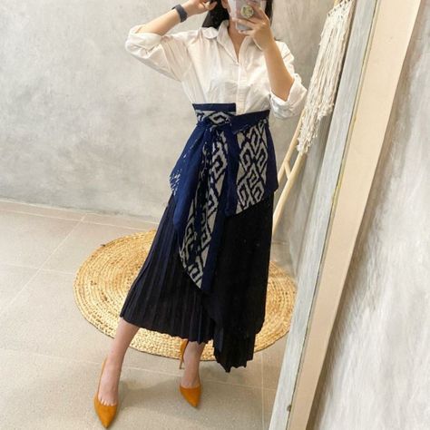 Obi Belt Outfit, Batik Modern Fashion Style, Mode Batik, Batik Skirt, Tenun Ikat, Ikat Pinggang, Batik Fashion, Obi Belt, Batik Dress