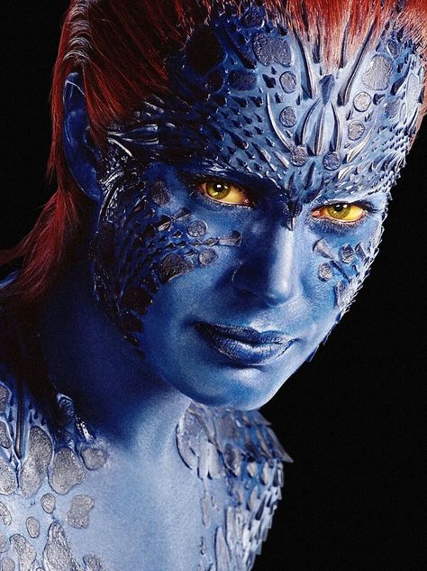 Rebecca Romijn as Mystique From X-Men Mystique Makeup, X Men Mystique, Jigsaw Makeup, Raven Darkhölme, Mystique Marvel, X-men Wallpaper, Characters Female, Hulk Character, Circus Characters