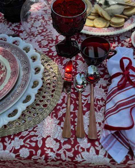 🍄“Color! What a deep and mysterious language, the language of dreams.” - Paul Gauguin This coming week we @tablesforsoiree are celebrating the perfect color combinations on tablescapes. There are too very many that exist 🍓🍒so I’m playing with some of my favorites. 🍄This beautiful “Carmen” tablecloth by @thedecormantraus and Gorgeous vintage Red Willow @replacementsltd served as inspiration for a Red and White combination. 🍓🍄They are accompanied by Vintage Avon Ruby Red and Vintage Milk g... Milk Glass Tablescape, Caramel Tea, Tea Time Magazine, Cellar Ideas, Enjoy Your Sunday, Perfect Color Combinations, Tea Time Snacks, Tablescape Ideas, Paul Gauguin