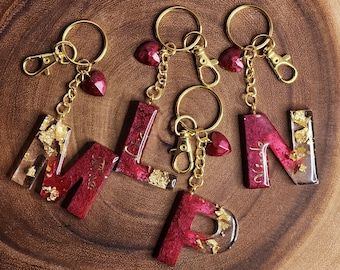 CleansingChaos - Etsy Rose Rot, Red Keychain, Plastic Gift Bags, Heart Accessories, Epoxy Resin Crafts, Rose Rouge, Gold Flakes, Affordable Gifts, Clay Ideas