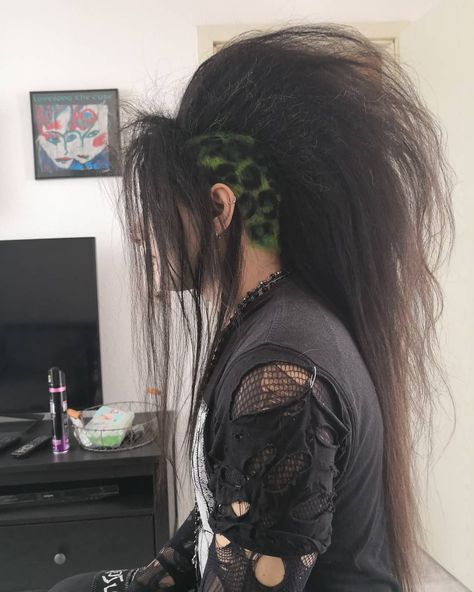 Thanks to @miss.shadowplay for putting my hair up! #deathhawk #deathrock #gothhair #longhair #wgt2018 Long Hair Punk Styles, Deathhawk With Bangs, Long Deathhawk, Deathhawk Long, Deathhawk Hairstyles, Fluffy Mohawk, Goth Lifestyle, Alternative People, Tomboy Haircut