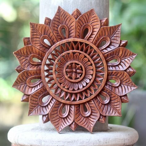 Carefully detailed petals come together to form a beautiful wood relief panel depicting a blossoming sunflower. Bali's Seji Taram carved the piece by hand from richly-grained native suar wood. Art Sculpture En Bois, Carved Wood Wall Decor, American Flag Wall Decor, Panel Wall Decor, Carved Rosettes, Cnc Wood Router, Wood Relief, Wood Carving Designs, Cnc Wood