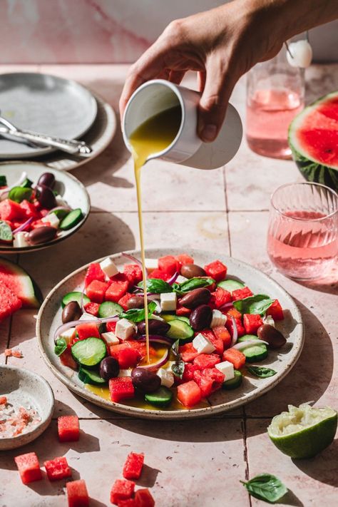 When it comes to refreshing salads nothing beats a refreshing watermelon salad inspired by Greek salad. Salad Photography, Refreshing Salads, Watermelon Salad Recipes, Homemade Vinaigrette, Amazing Food Photography, Peach Salad, Watermelon Salad, Food Photography Inspiration, Summer Watermelon