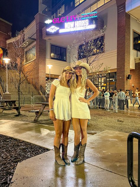 Luke Bryan Concert Outfit, Western Boot Outfit, Luke Bryan Concert, Summer Country Concert Outfit, Country Fest, Concert Outfit Summer, Country Music Concerts, Concert Dresses, Fest Outfits