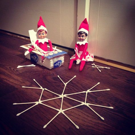 Making Snowflakes, Living With Landyn, Elf Printables, Elf Toy, Elf Kit, Awesome Elf On The Shelf Ideas, Elf Props, Elf Activities, Xmas Elf