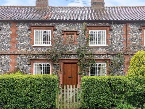 Middle Cottage (ref UK30456) in Letheringsett, near Holt, Norfolk | cottages.com Holt Norfolk, Norfolk Cottages, Townhouse Apartments, Houghton Hall, One Bedroom House, Devon Coast, West Facing Garden, Georgian Townhouse, Space Place