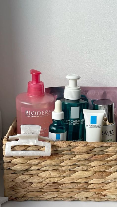 Bioderma Sensibio, Routine Skincare, Body Skin Care Routine, روتين العناية بالبشرة, 가을 패션, Just Girl Things, Room Organization, Body Skin, Makeup Skin Care