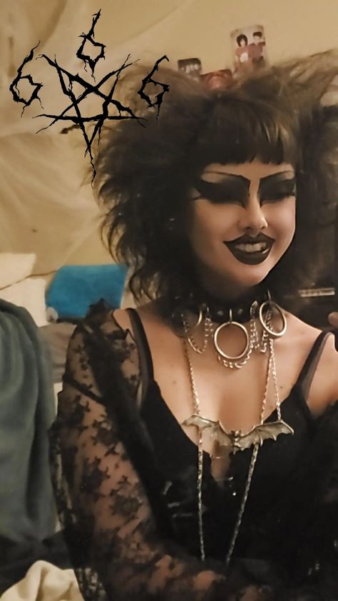 90s Goth Hair, Punk Makeup 80s, 80s Punk Makeup, 80s Goth Makeup, 90s Goth Makeup, Goth Dancing, Trad Goth Outfits, Trad Goth Makeup, Cute Emo Outfits