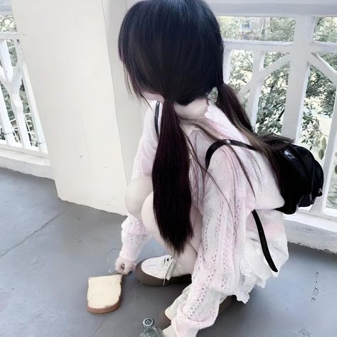 Those childhood when I was left to school like this and parents get back home 😭😭 I thought they have sold me or delete from house 😭😭 Irl Pfps, Irl Pfp, Drawing Pfp, Discord Profile, Biology Lessons, Crazy Women, Good Quotes For Instagram, Left Out, Selfie Ideas