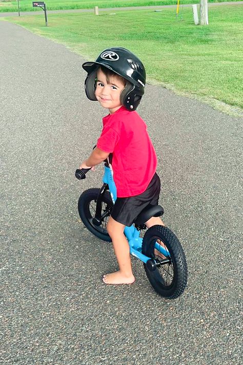 What's better than a new bike? 
🚴 A new bike at 15% off! Start your journey with Bicystar and save today. 🌟 
Use Code: BIKE1215 at checkout
Order Now: https://www.rfr.bz/pmlxnvn #bikeforkids #bikingwithtoddlers #littlebikerider #NewbieBiker Toddler Bicycle, Push Bikes, New Bike, Balance Bike, Cycling Workout, Kids Bike, Golf Game, Golf Sport, Outdoor Toys