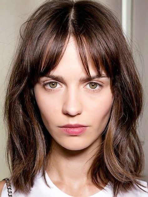 25 Inspiring Long Bobs via Le Fashion Image - Corinna B's World Long Bob With Bangs, Long Bobs, Brunette Bob, Choppy Bob Hairstyles, Long Bob Haircuts, Lob Haircut, How To Style Bangs, Fringe Hairstyles, Bob Haircuts For Women