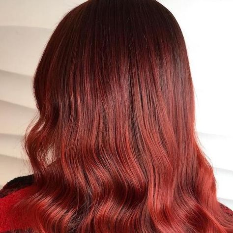 10 Red Hair Colors, from Ginger to Auburn | Wella Professionals Red Hair Gloss, Hair Glossing, Red Hair Colors, Dark Auburn Hair Color, Warm Blonde Hair, Dark Auburn Hair, Brassy Hair, Shades Of Red Hair, Natural Red Hair