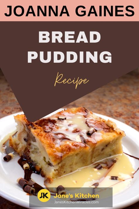 Bread pudding on a white plate Traditional Bread Pudding Recipe, Old Fashioned Bread Pudding Recipe, Easy Bread Pudding, Traditional Bread Pudding, Classic Bread Pudding, Best Bread Pudding, Best Bread Pudding Recipe, Brunch Dessert, Lowcarb Recipes