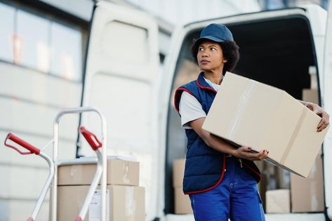 Free photo black female courier unloadin... | Free Photo #Freepik #freephoto #moving-service #movers #delivery-woman #courier-delivery Swimming Pool Chemicals, Moving To San Diego, Los Angeles Apartments, Moving Cross Country, Best Movers, Professional Movers, San Diego Living, Packers And Movers, Moving Services