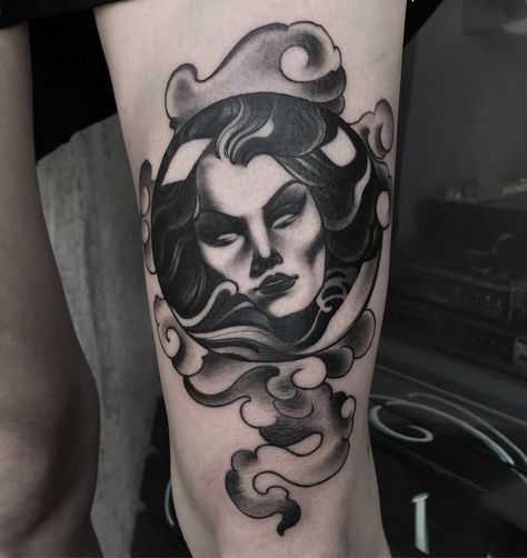 Madam Leota 🖤🔮 Universal Monsters Tattoo, Mansion Tattoo, Old Women With Tattoos, Madam Leota, Haunted Mansion Tattoo, Tatted Girl, Disney Tattoo Ideas, Tattoos Disney, Tattoos 2022