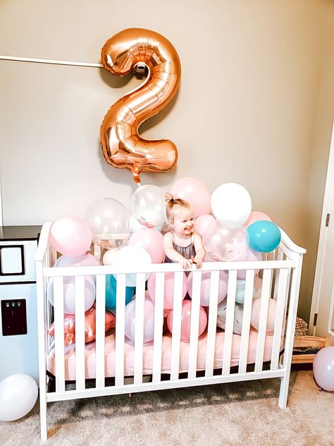 Crib Birthday Pictures, Balloons In Crib For Birthday, Birthday Crib Pictures, Crib Balloons Birthday, Two Year Old Birthday Picture Ideas, Two Year Old Birthday Pictures, 2 Year Birthday Decoration Ideas, Turning 2 Photoshoot, Two Year Pictures