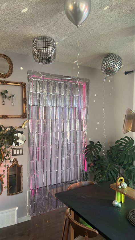 Disco Ball Decor Birthday Party, Disco Theme House Party, Tinsel Birthday Decorations, Disco B Day Party, Silent Disco Decorations, 70 Disco Party Decorations, Teenage Disco Party Ideas, Mirror Ball Birthday Theme, Disco Ball Photo Booth