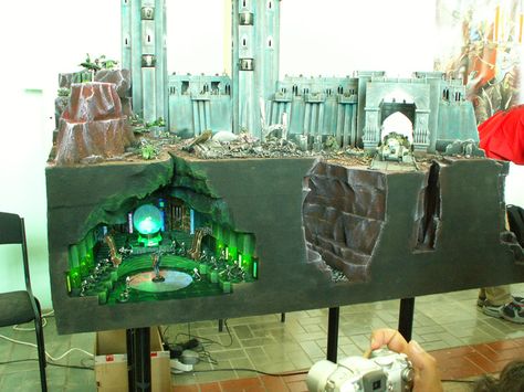 Solar System Diorama, Gameboard Ideas, Miniature Sets, Warhammer 40k Necrons, Dnd Crafts, Warhammer 40k Figures, Lovecraftian Horror, Warhammer Terrain, 40k Terrain