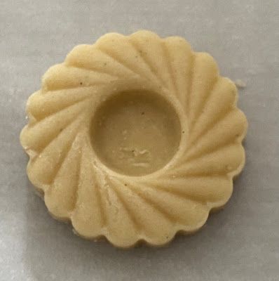 Stamped Shortbread Cookie Recipe, Stamp Cookies Recipe, Molded Cookie Recipe, Stamped Cookies, Linzer Cookies Recipe, Basic Cookies, Jam Cookies, Shortbread Cookie Recipe, Shortbread Recipes