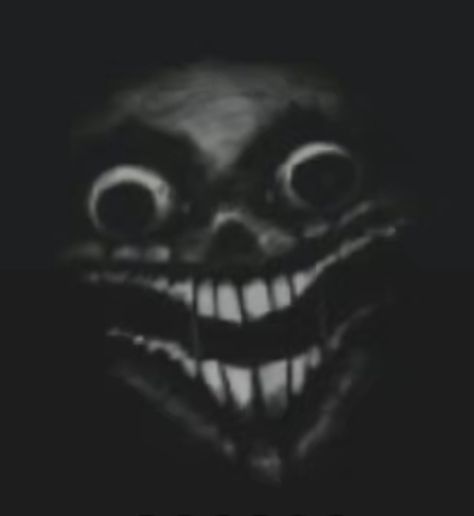 Jumpscare Picture Scary, Super Creepy Pics, Scary Face Creepy Weird, Analog Horror Face, Horror Images Creepy, Disturbing Images Dark, Analog Horror Art, Scary Core, Disturbing Pfp