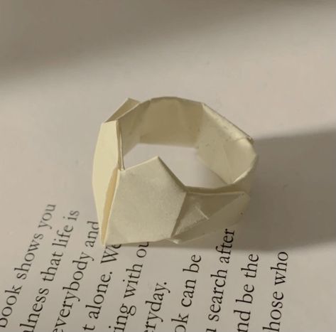 Paper Rings Tutorial, Good Night Couple, Rings Tutorial, Instagram Taylor Swift, Ring Tattoo, Paper Rings, Pin Search, Green Pictures, Night Couple