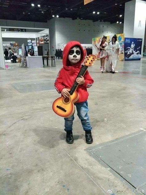 Coco Costume, Elaborate Costumes, Costumes 2023, Kid Costumes, Toddler Boy Halloween Costumes, Kids Halloween Costumes, Clever Halloween, Halloween Coustumes, Homemade Halloween Costumes