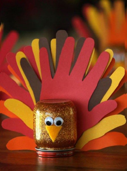 Thanksgiving Centerpieces: Good for crafters of all ages, these globes are easy to create and a fun addition to any kids table. Thanksgiving Handprints, Thanksgiving Arts And Crafts, Diy Thanksgiving Crafts, Baby Food Jar Crafts, Turkey Crafts, Thanksgiving Art, Diy Halloween Decor, Turkey Craft, Thanksgiving Crafts For Kids