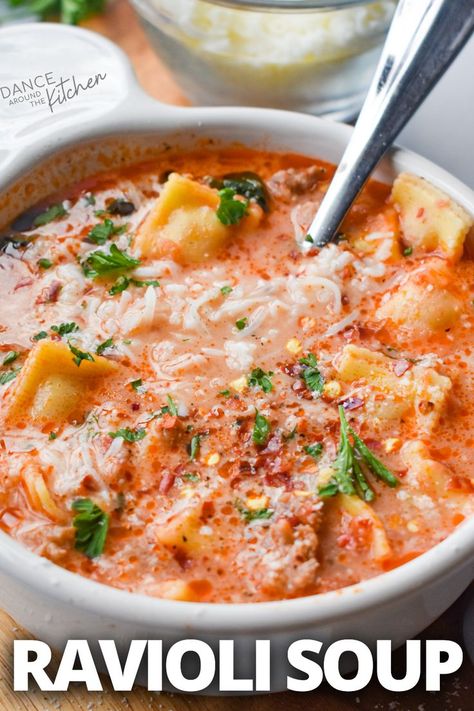 Crock Pot Ravioli Soup, Sausage Ravioli Soup, Sausage Ravioli, Kale Sausage, Ravioli Soup, Soup Starter, Tomato Soup Easy, Hearty Soup Recipes, Chicken Pot Pie Soup