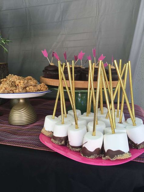 Glamping Sweet 16 Birthday Party, Glamping Themed Birthday Party, Rv Birthday Party Ideas, Glamping Cake Ideas, Glamping Bday Party Ideas, Glamping Theme Party, Backyard Glamping Birthday Party, Glamping Party Ideas For Girls Sleepover, Kids Glamping Party