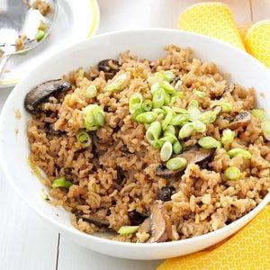 Mushroom Rice Pilaf, Marshmallow Salad, Easy Rice Pilaf, Slow Cooker Rice, Crockpot Side Dishes, Rice Pilaf Recipe, Pilaf Recipe, Pilaf Recipes, Mushroom Rice