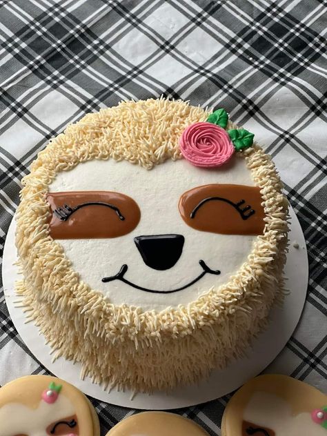 Sloth Cake, Sloth Cakes, Cake Designs For Kids, Animal Birthday Cakes, Sloth Birthday, Funny Birthday Cakes, Animal Cakes, Creative Birthday Cakes, Character Cakes