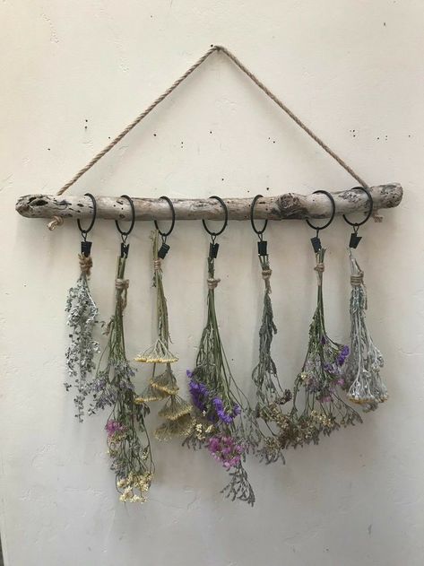 Flower Rack, Flowers Hanging, Witchy Crafts, 강아지 그림, Deco Floral, Green Witch, Nature Crafts, Nature Decor, Drying Herbs