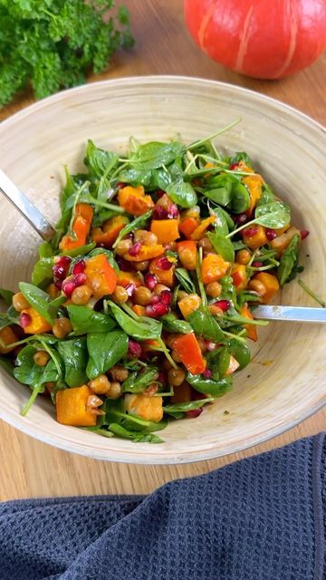 Halloumi Salad Recipes, Halloumi Salad, White Balsamic Vinegar, Autumn Salad, Roast Pumpkin, Canned Chickpeas, Fresh Rosemary, Baby Spinach, Balsamic Vinegar