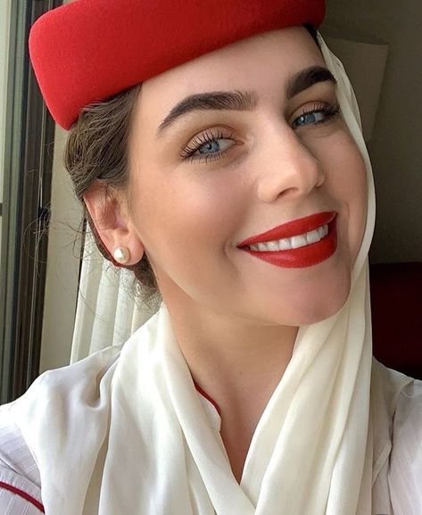 Cabin Crew Makeup, Stewardess Costume, Airline Attendant, Cabin Crew Jobs, Emirates Cabin Crew, Airline Cabin Crew, Airline Uniforms, Flight Attendant Fashion, Flight Attendant Uniform