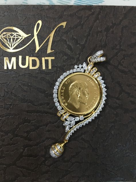 Gold Coin Pendant Designs, Jewelry Sketch Design, Gold Coin Jewelry, Gold Coin Pendant, Bridal Jewelry Sets Brides, Indian Women Fashion, Bride Jewelry Set, Jewelry Sketch, Pendant Designs