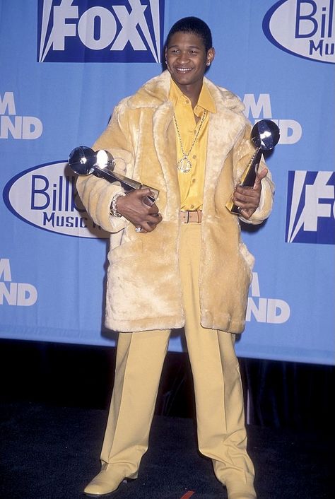 usher @ the Billboard Music Awards, 1998 Rnb Outfit, Iconic 90s Outfits, 2000 Outfit, Mtv Music Awards, 90s 2000s Fashion, Outfits 2000s, Winter Y2k, Y2k Party, Street Fashion Men Streetwear