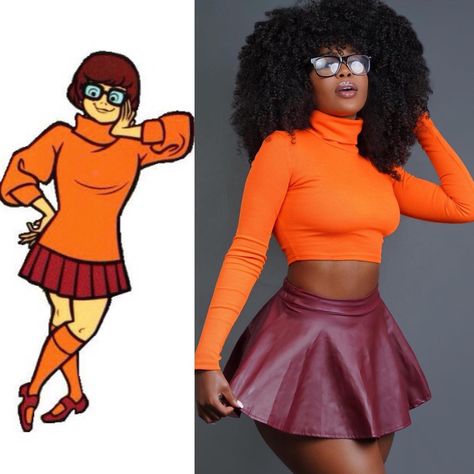 Daphne Cosplay, Velma Halloween Costume, Velma Costume, Velma Cosplay, Daphne Costume, Character Halloween Costumes, Black Halloween Costumes, Hot Halloween Outfits, Velma Dinkley