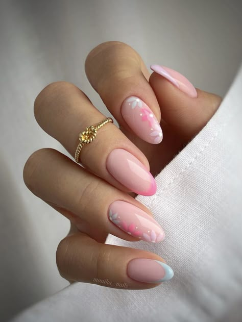 Nail Ideas Peach Color, Gel Nails Ideas For Vacation, Peach Nail Design Ideas, Peach Gel Nails Design, Gelnagels Ideas, Peach And Pink Nails, Pink And Peach Nails, Pastel Peach Nails, Nails Peach Color