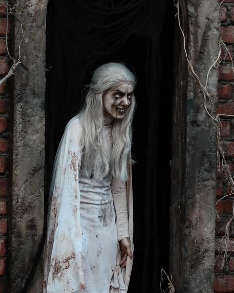 Graveyard: Deadly Unrest | Halloween Horror Nights Wiki | Fandom Graveyard Halloween Costumes, Graveyard Makeup, Halloween Henna, Devil Makeup Halloween, Haunted House Makeup, Halloween Horror Nights Orlando, Creepy Costume, Haunted Graveyard, Devil Makeup