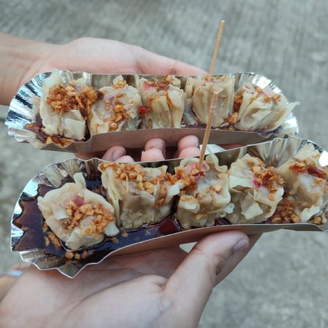 Siomai Food Trip Aesthetic, Siomai Aesthetic, Philippines Summer, Food Pranks, Street Food Business, Filipino Street Food, Philippines Food, Food Trip, Food Babe