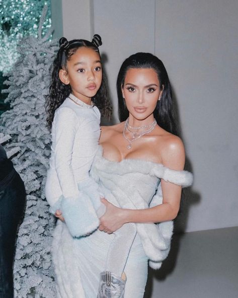 Kim Kardashian Mom, Kardashian Christmas, Kim Kardashian Family, Christmas Eve Party, Capricorn Girl, Famous Kids, Party 2023, Happy 6th Birthday, Kardashian Kids