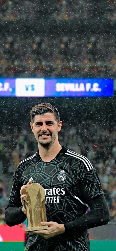 Courtois 🧤💫 Courtois Real Madrid, Real Madrid Team, Thibaut Courtois, Dodge Viper, Football Pictures, Man Crush, Cristiano Ronaldo, Neymar, Real Madrid