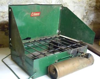 Coleman Portable Stove / Vintage Camping / Coleman  refillable / Very old version of the classic green stove Outdoor Photo Props, Vintage Camping Gear, Camper Trailer For Sale, Coleman Lantern, Canvas Wood Frame, Camp Stove, Portable Stove, Small Tub, Vintage Campers Trailers