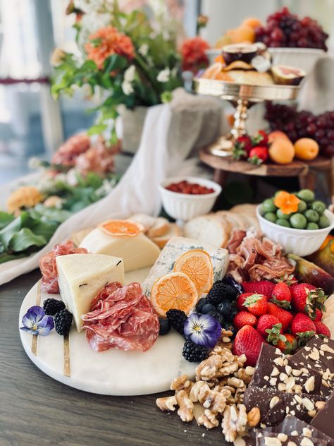 Christmas Grazing Table, Graze Table, Fruit Tartlets, Grazing Boxes, Cheese Store, Buffalo Mozzarella, Gourmet Cheese, Grazing Table, Charcuterie Inspiration