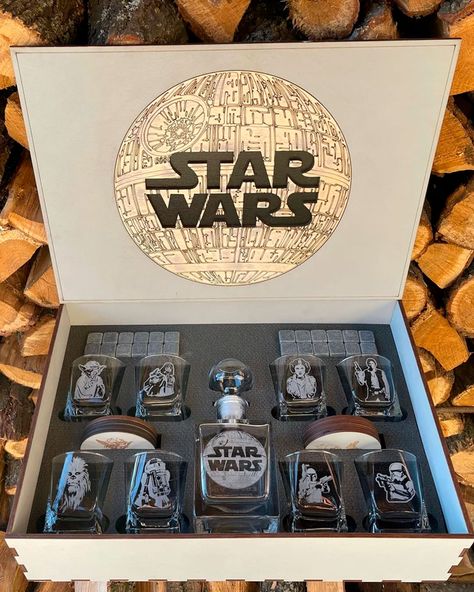 Star Wars Groomsmen Proposal, Star Wars Groomsmen, Starwars Groomsmen Proposal, Star Wars Gifts For Boyfriend, Star Wars Ideas, Star Wars Diy Gifts, Groomsmen Ideas, Star Wars Gift Ideas, Groomsmen Gifts