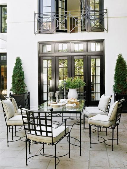 French Country Dining Room Table, French Country Dining Room, French Country Dining, Country Dining Rooms, Outdoor Dining Room, Patio Inspiration, Beautiful Outdoor Spaces, Casa Exterior, Patio Interior