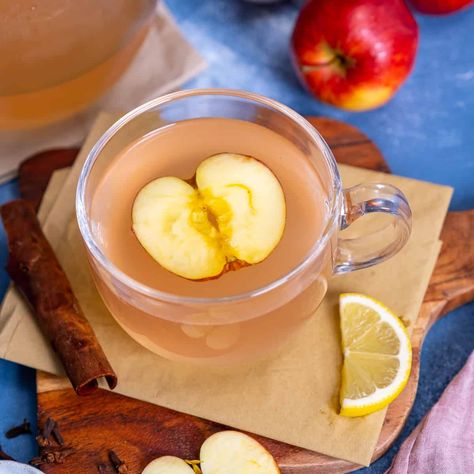 Turkish Apple Tea, Tea Mixes, East Recipes, Best Apple Recipes, Winter Drink, Refreshing Beverages, Turkish Breakfast, Wedding Drinks, Savory Dinner